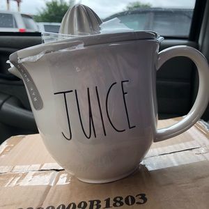 BRAND NEW Rae Dunn JUICE Juicer